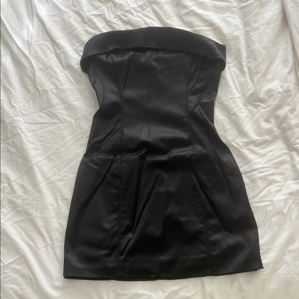 Black Aritzia strapless dress